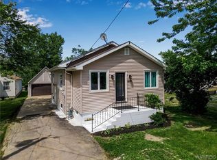 2698 Lakewood Ave, Hamburg, NY 14075