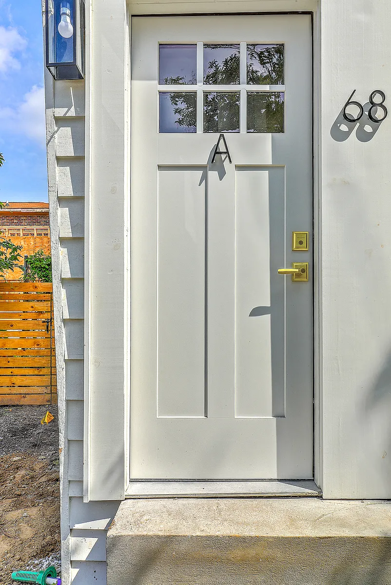 Building Photo - 68 Lee St #B