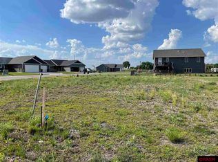 2262 Fairbanks Dr, North Mankato, MN 56003