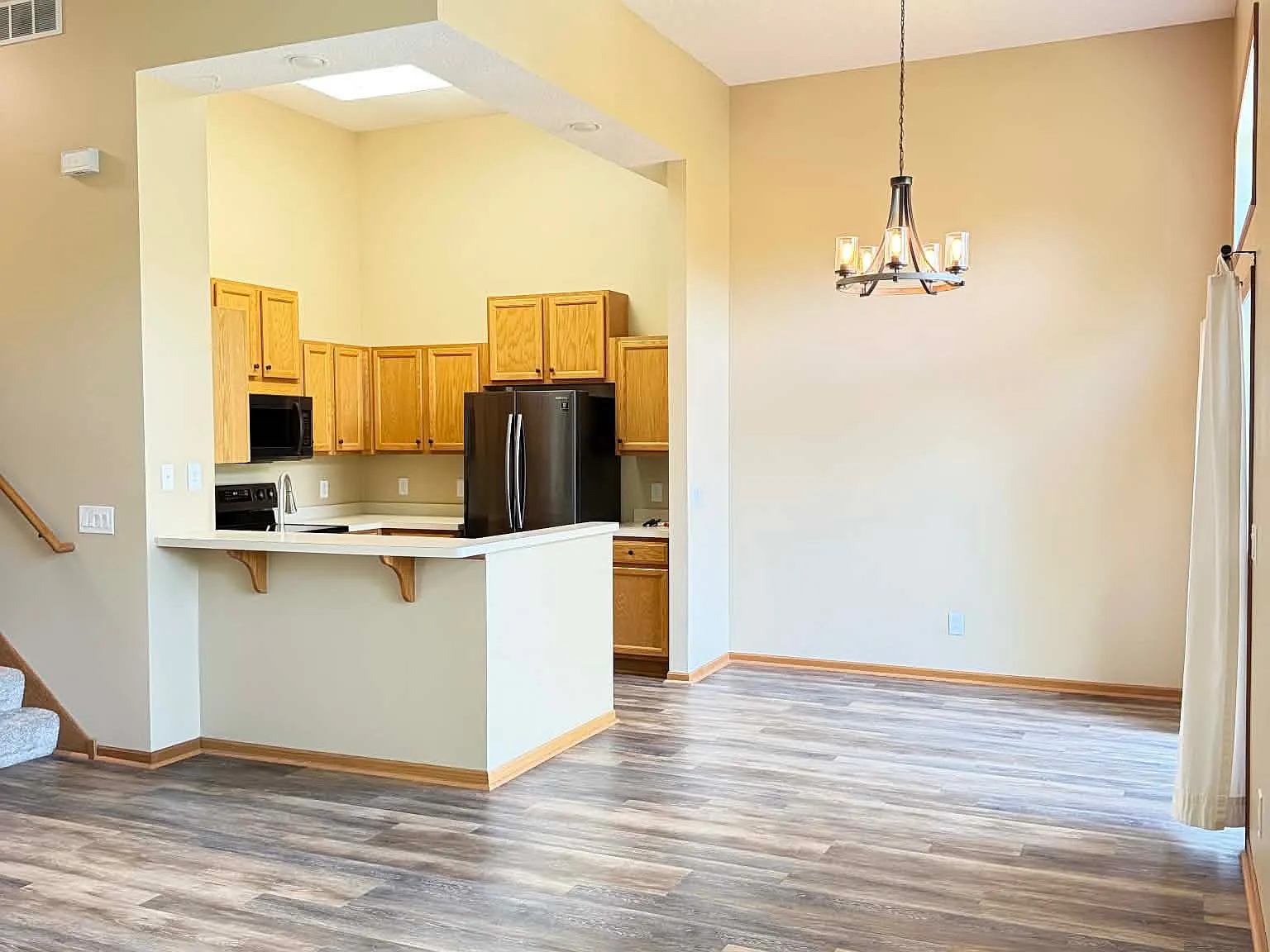 2 bed, 1592 sqft, $2,295 — Photo 3