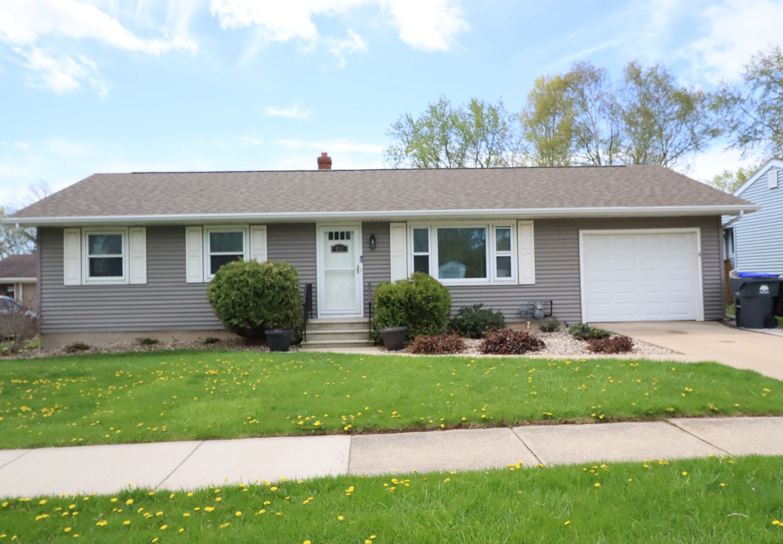 976 W Cecil St, Neenah, WI 54956 Zillow