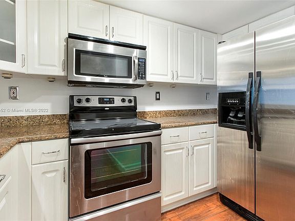 4th image of 635 Euclid Ave APT 108