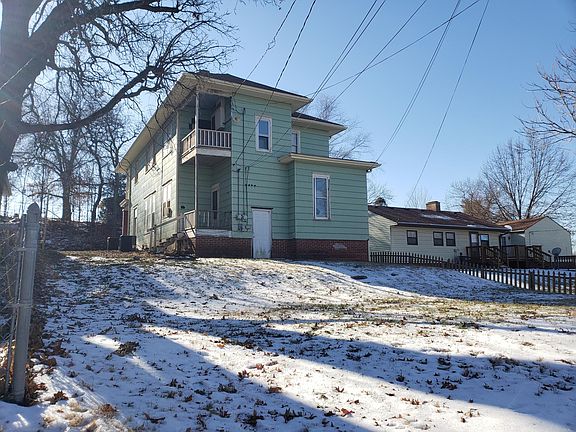 2nd image of 2937 1/2 E Jules St