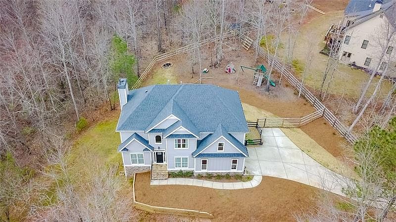 1st image of 707 Carriage Way