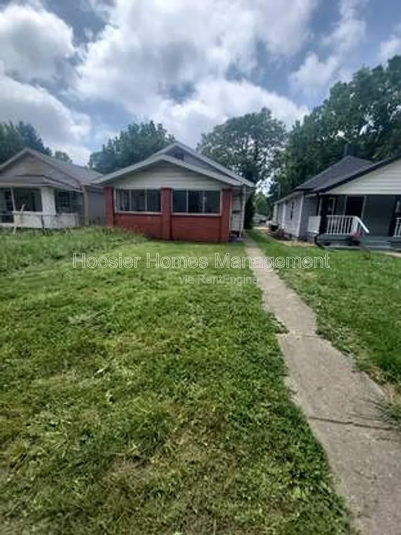 1 bed, 1.0 bath, 702 sqft, $900 — Photo 1