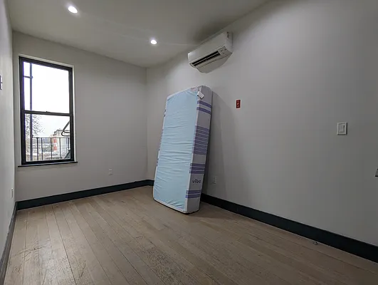 Rented by Compass | media 14