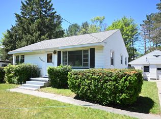 5127 Davis Rd, Muskegon, MI 49441