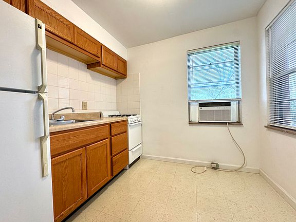 4th image of 7212 Wise Ave APT D