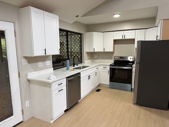 3rd image of 11719 Carmel Lakes Dr