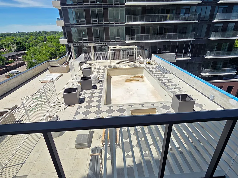 4010 Eglinton Ave W #816 — Photo 2