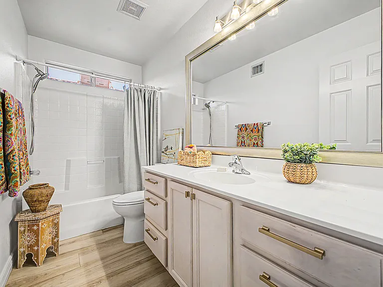3905 E Rockwood Dr — Photo 13