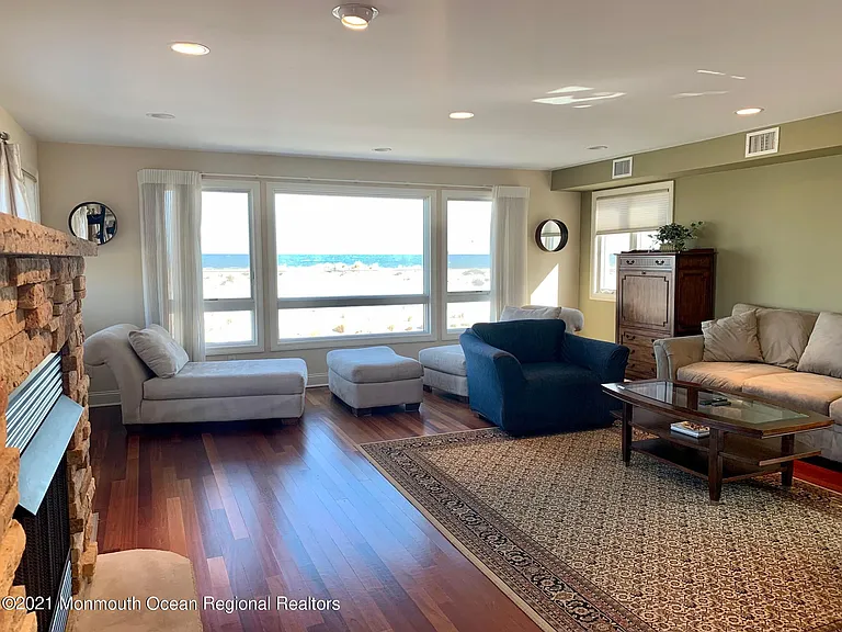 919 N Ocean Ave — Photo 22