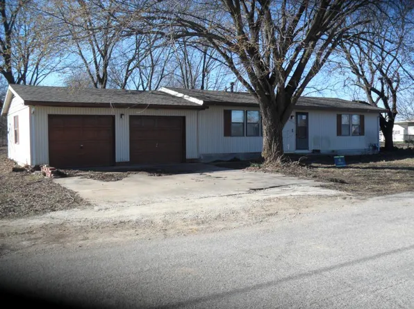 1615 W Main St, Chanute, KS 66720