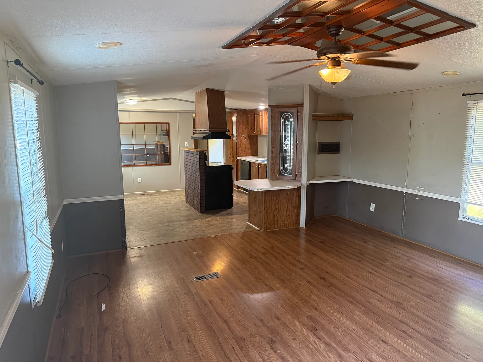 3 bed, $1,400 — Photo 2