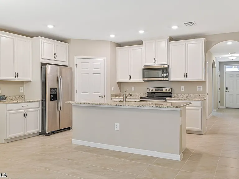 4226 Bloomfield St — Photo 3