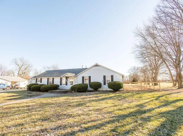 125 W Tuck St, Houstonia, MO 65333