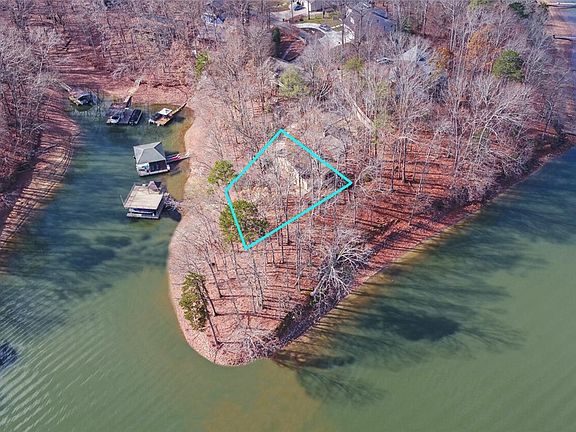 2nd image of 114 Blue Ridge Pl