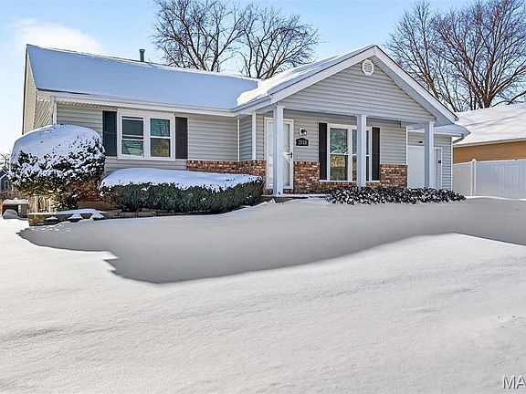 3rd image of 2128 Monks Hollow Dr