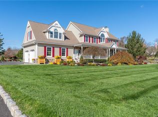 6 Nieland Dr, Warwick, NY 10990