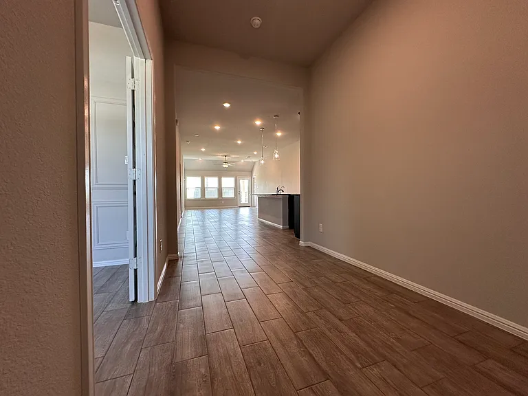2516 Rambling Rd — Photo 3