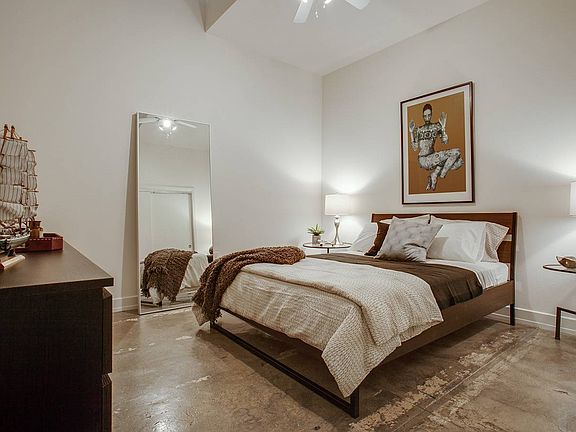 4th image of 1401 S Flores St APT 126