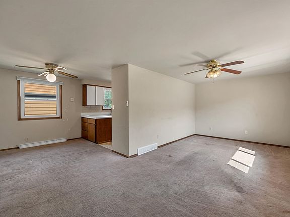 3rd image of 1104 Suydam St