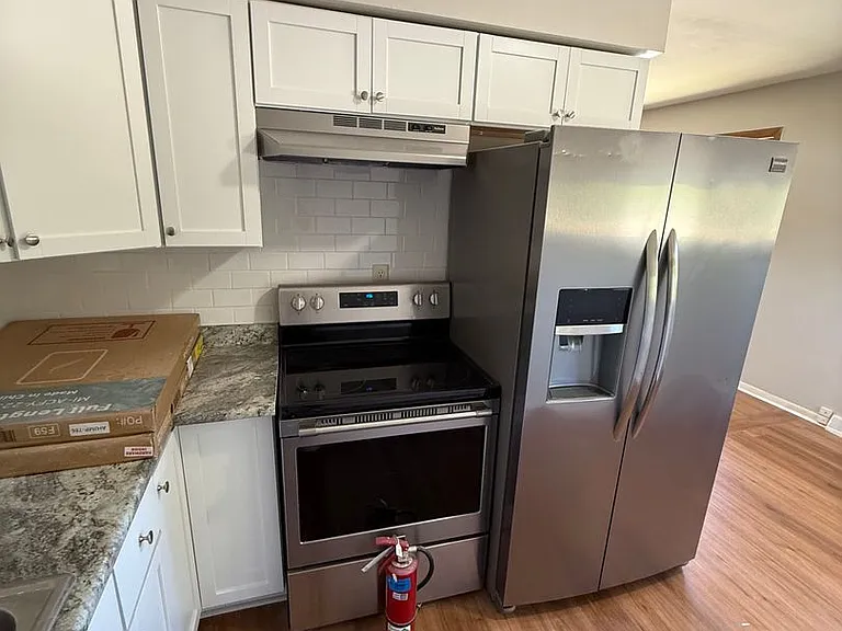 325 Sentinel Dr — Photo 8