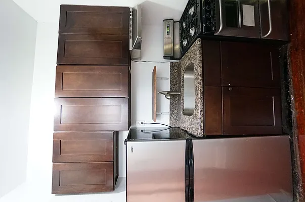 Rented by Monarch Realty Holdings | media 14