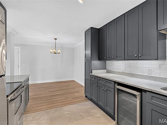 5th image of 5630 Pershing Ave Unit 54