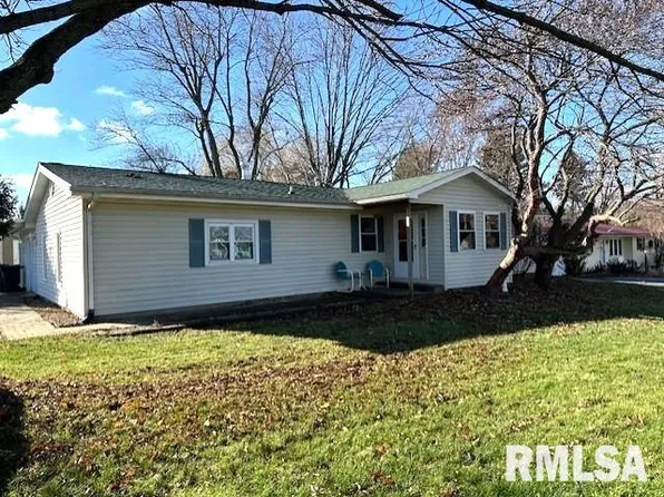 201 W Main St, Woodson, IL 62695