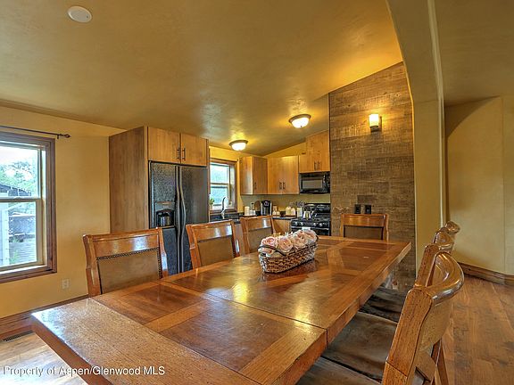 4th image of 260 Cactus Dr
