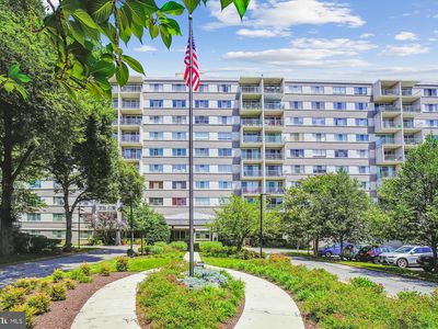 4977 Battery Ln #1-319, Bethesda, MD, 20814