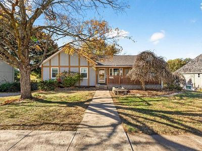 317 S Valley Rd, Olathe, KS, 66061