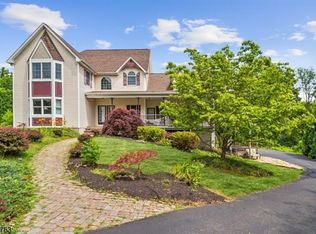 15 Maple Springs Rd, Pittstown, NJ 08867