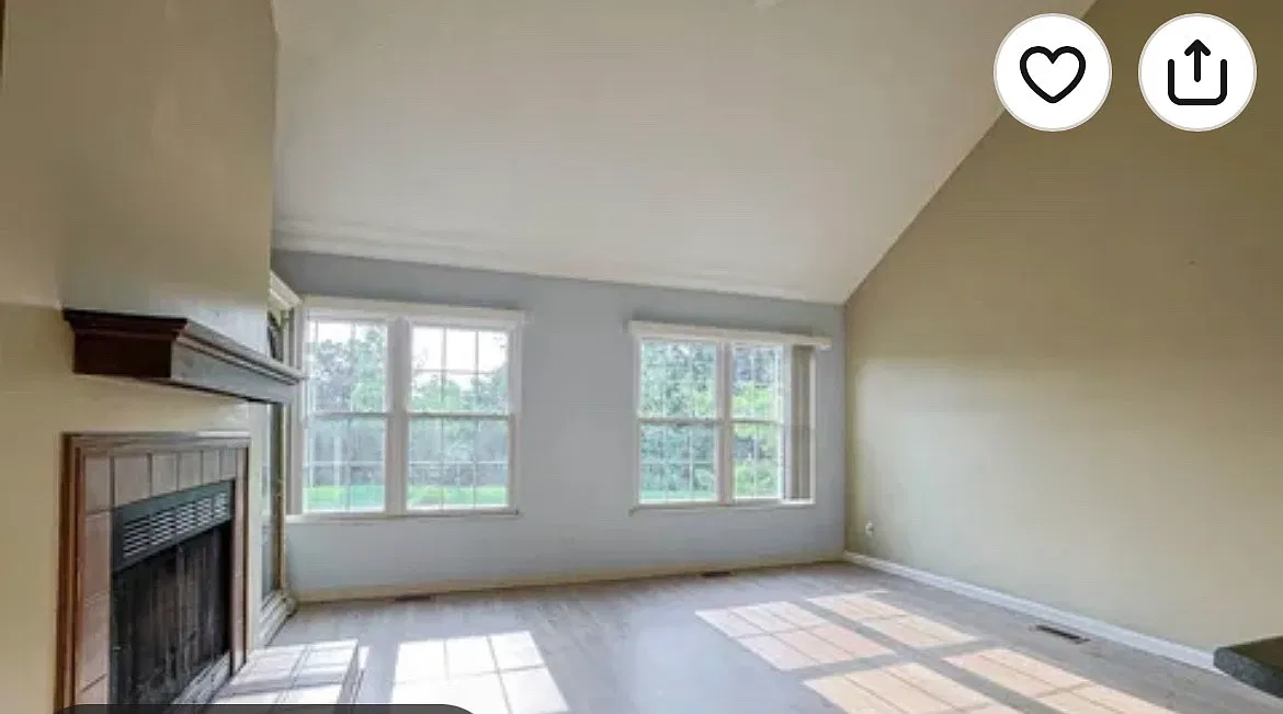 2 bed, 1159 sqft, $2,200 — Photo 2