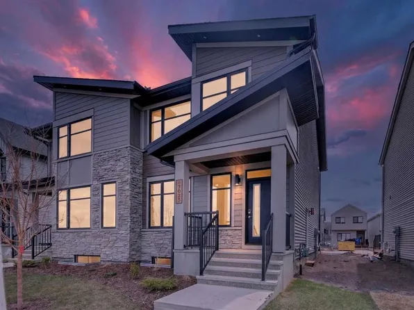 7023 NW Rangeview Ave SE, Calgary, AB T3S 0P9