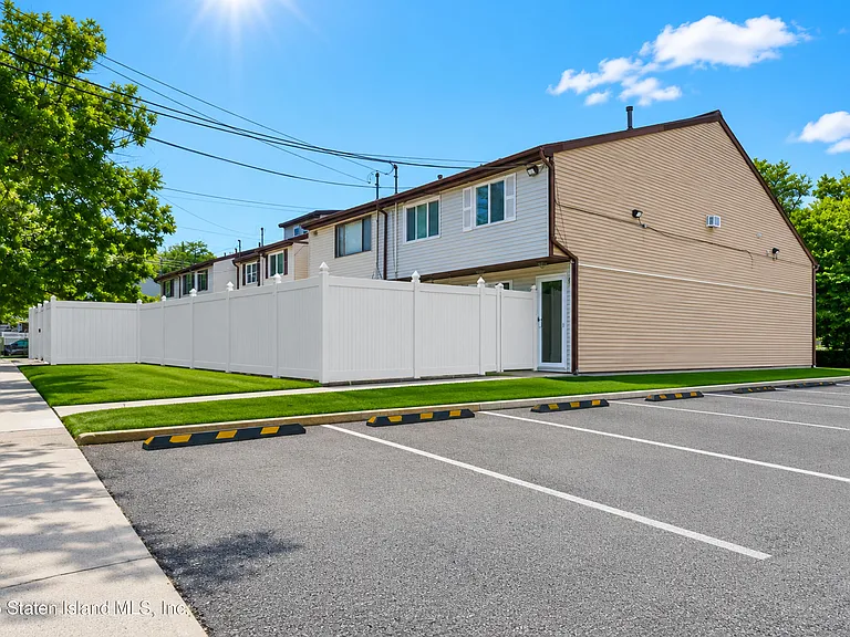 10 Pratt Ct — Photo 31