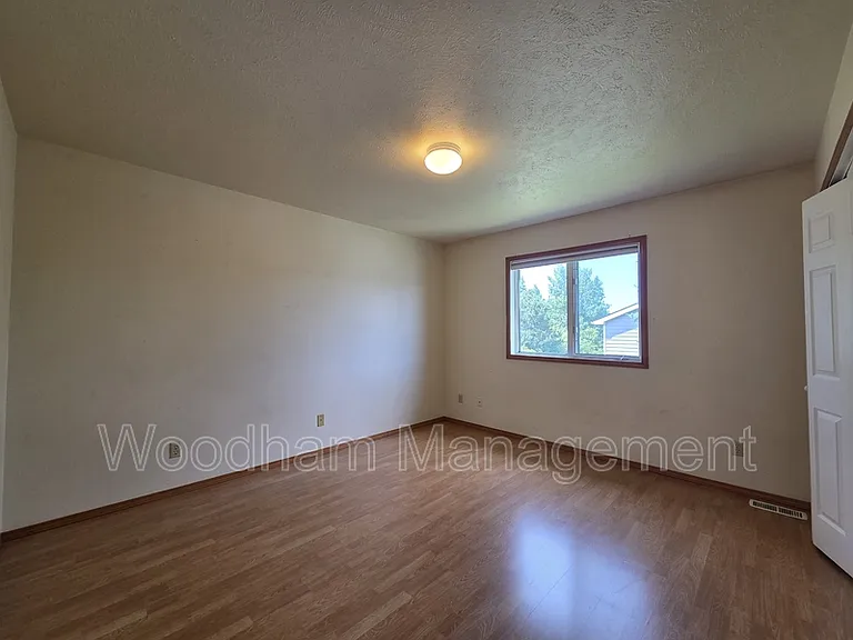 111 Pondera Ave #B — Photo 11