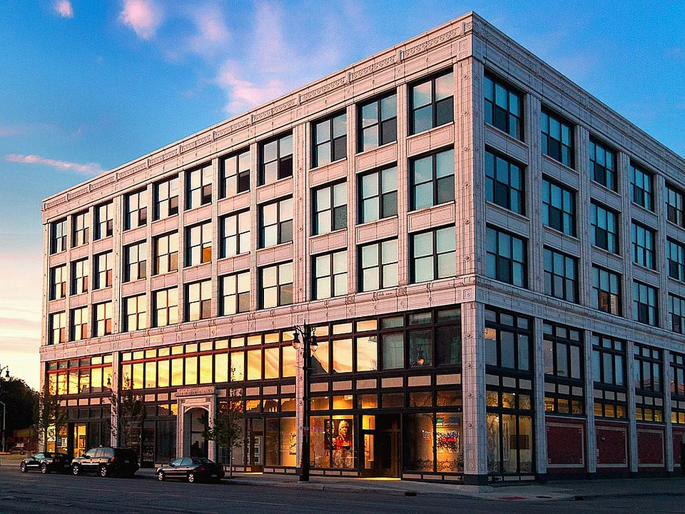 Building Photo 4