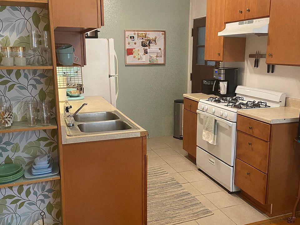 1st image of 1154 W Lunt Ave APT 201