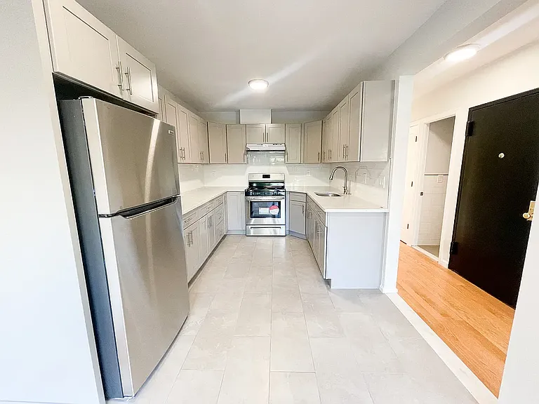 25-34 23rd St #3 — Photo 3