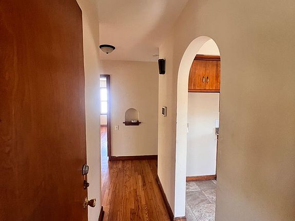3rd image of 5864-5864A N 42nd St