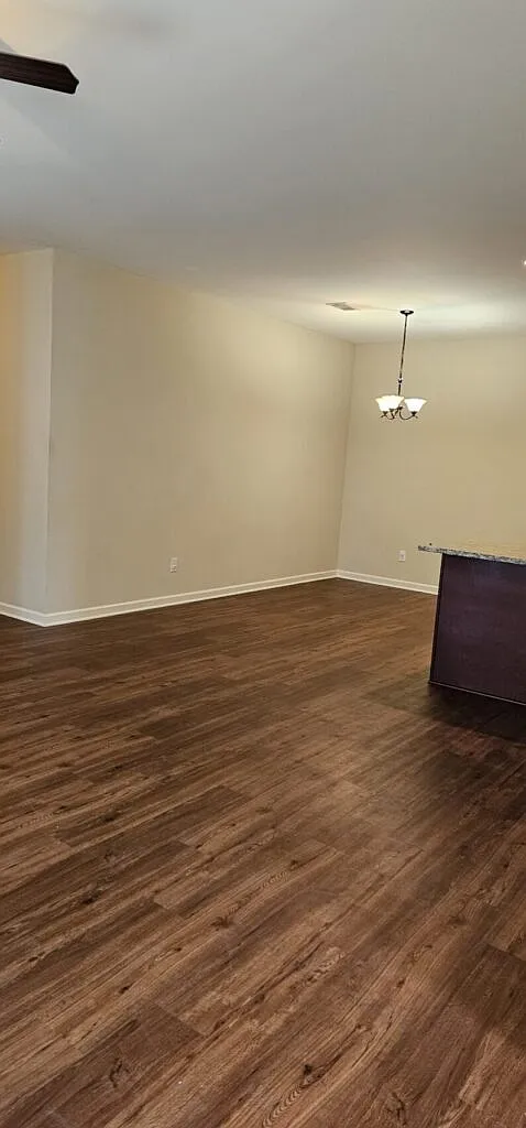 3 bed, 1200 sqft, $1,450 — Photo 3