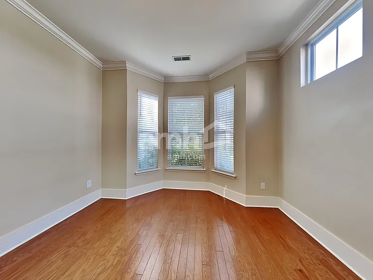 232 Cameron St — Photo 7