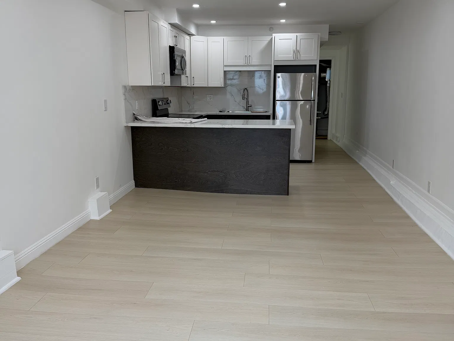 Studio, 650 sqft, $3,495 — Photo 4