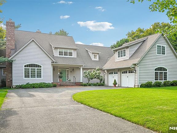 2nd image of 696 Saddle River Road