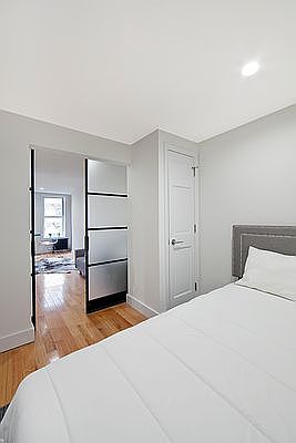 4th image of 331 E 5th St APT C1