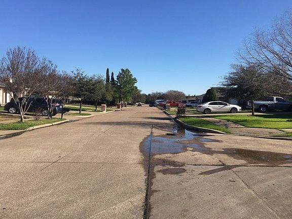 4th image of 1002 Valdez Dr