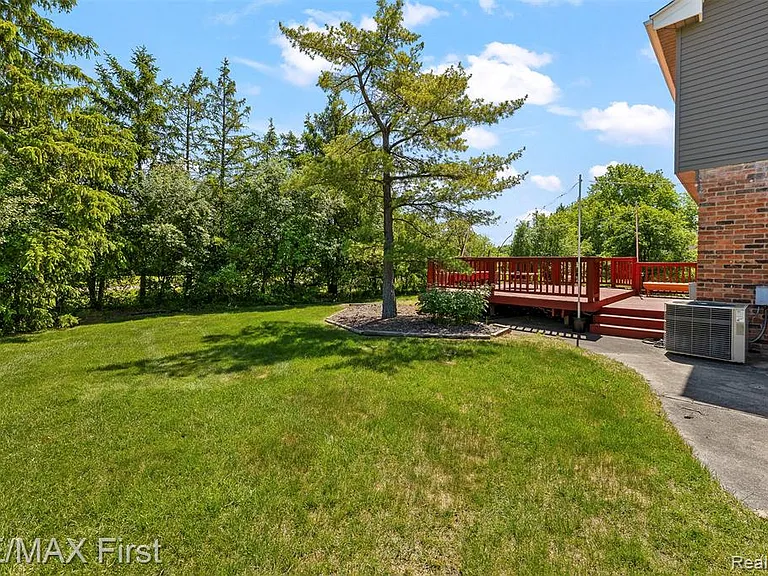 36010 Congress Rd — Photo 28