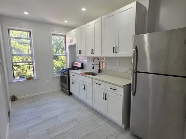 71-13 Fresh Pond Road image 1 of 9